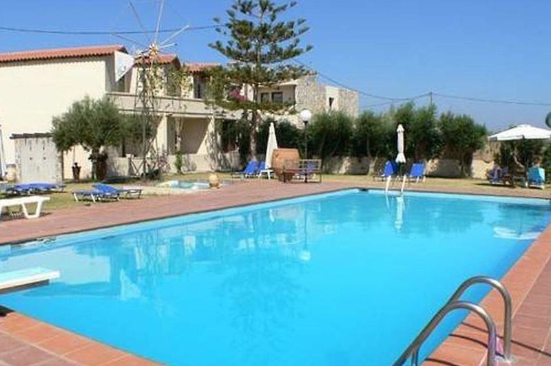 Creteco Hotel & Suites